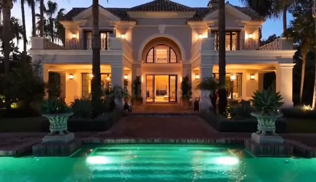 Chalet 8 habitaciones 1957m² en venta - Marbella