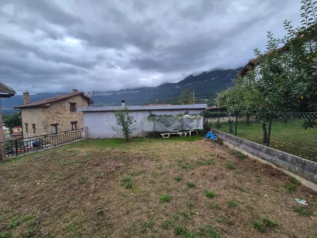 SE VENDE CASA EN EL VALLE DE MENA - foto 2