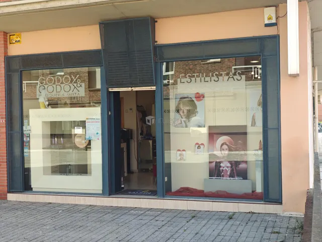 SE VENDE PELUQUERIA CON TIENDA Y MAQUINARIA EN ANDOAIN — 20