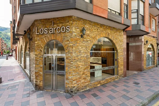 LOCAL COMERCIAL DE 600 m2 EN MIERES – 45 METROS DE FACHADA Y