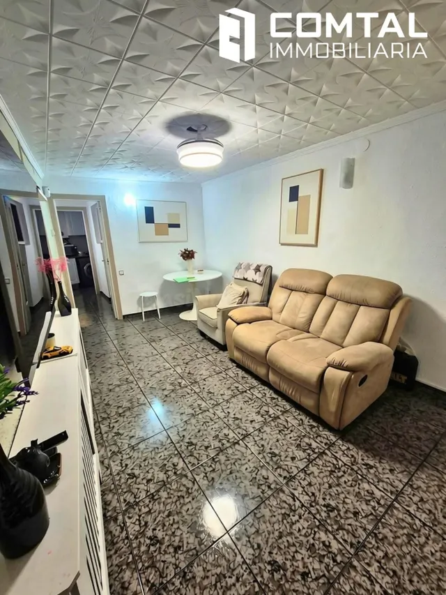 Piso exterior de 2 habitaciones dobles + despacho, orientación sur – Nou Barris — 4