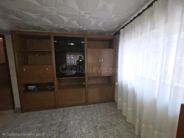 Casa de pueblo esquinera con buhardilla, gran almacén y terr - foto 5
