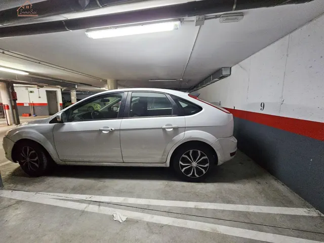 Inmueble en venta con terraza, plaza de garaje y trastero junto al Metro Urgel! — 40