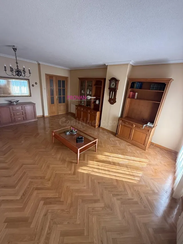 SEMINUEVO CON 3 DORMITORIOS. GARAJE, TRASTERO Y TERRAZA!!! - foto 4