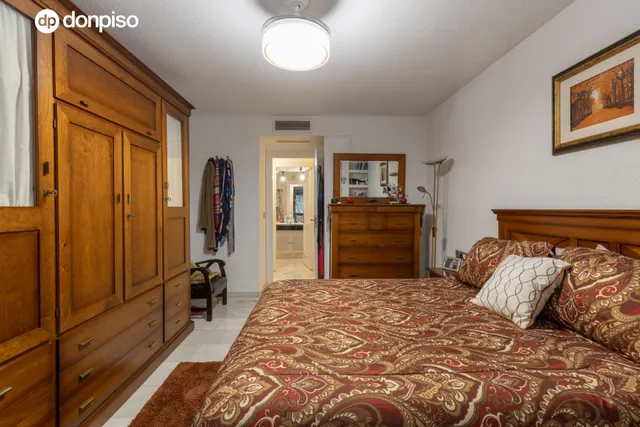 Exclusivo piso señorial con terraza en el Paseo del Salón (Cuesta de Escoriaza), con cochera y trastero. — 36