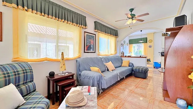 BUNGALOW DE PLANTA ALTA DE 2 DORMITORIOS Y 1 BAÑO EN LA ZENI - foto 4