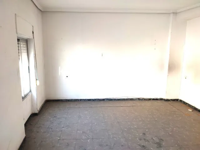 EDIFICIO Y SOLAR A LA VENTA EN ONTINYENT UBICADO EN LA ZONA DEL LLOMBO. — 4