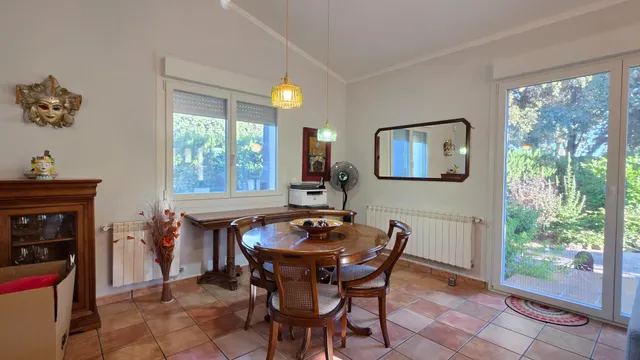 Chalet con piscina en Eurovillas — 34
