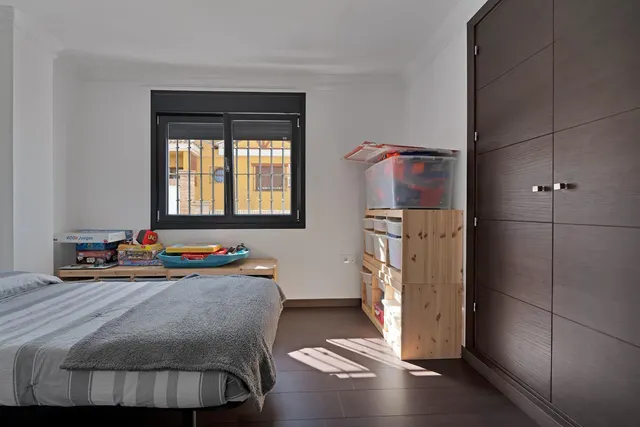 Chalet 4 habitaciones 292m² en venta - Playa la alcaidesa — 28