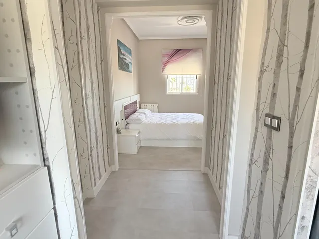 Un chalet totalmente reformado con vistas a la montaña — 16