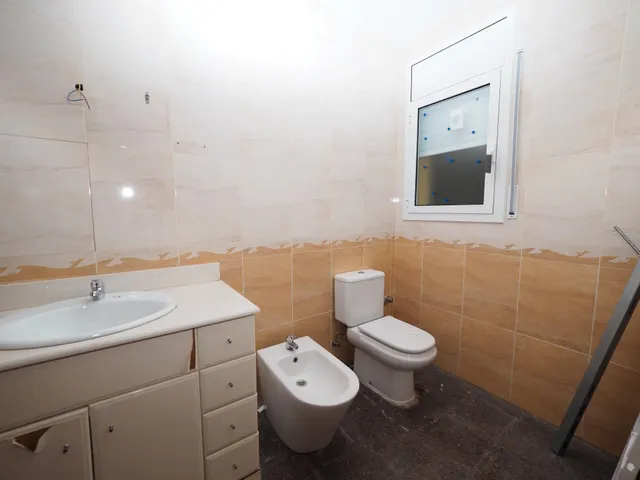 SE VENDA CASA UNIFAMILIAR EN CUBELLES, ZONA MAS TRADER — 22