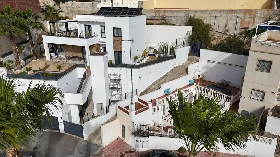 Villa 3 habitaciones 225m² en venta - Pueblo 5