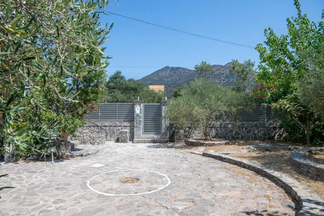 CASA CON TERRENO Y HUTG — 50