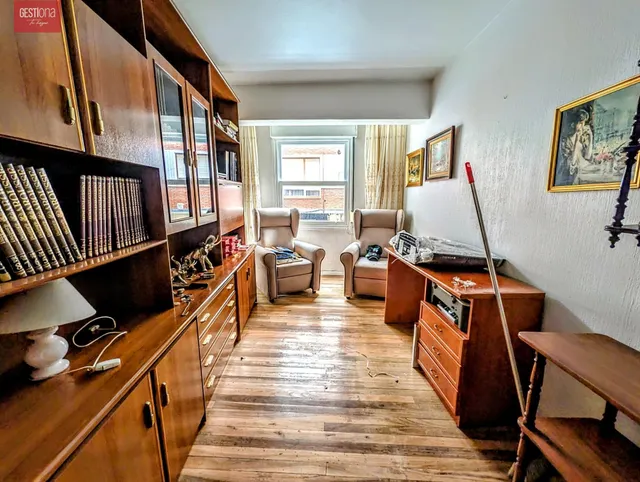 AMPLIA VIVIENDA A REFORMAR EN EL CENTRO DE SANTOÑA - foto 3