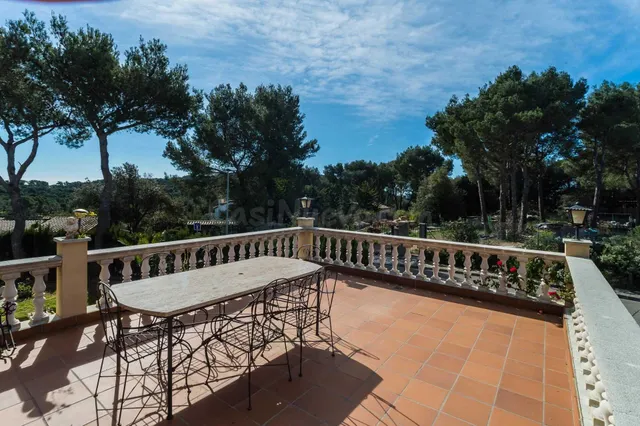 Begur - Chalet con una gran parcela de 1395 m2 y piscina pri - foto 2