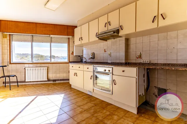 ✨ ¡amplio piso exterior de 4 dormitorios con ascensor en Carballo por 117.990 €! — 16