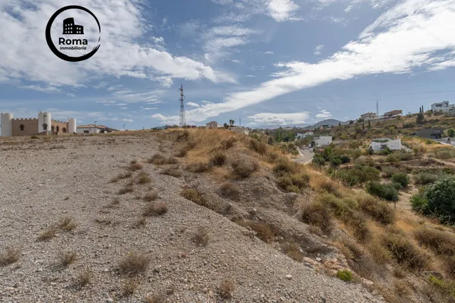 Terreno urbano de 750 m2 en Altos de La Zubia. Parcela 17, manzana M — 35