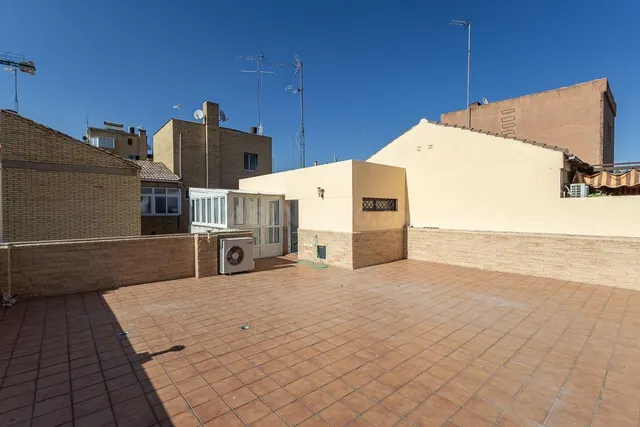 Ático dúplex junto Alhamar con 2 garajes y 2 trasteros — 3