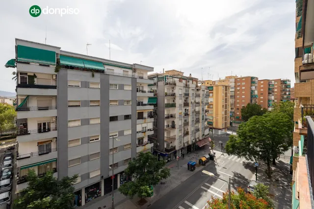 ✨ Piso de 3 dormitorios con terraza en el Zaidín – Espacio, comodidad y agradables vistas — 17