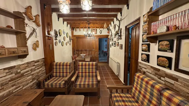 CHALET PAREADO DE 5 DORMITORIOS EN LA ESTACIÓN INVERNAL DE A