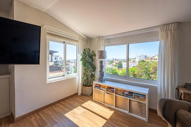 Elegancia, amplitud y luz: el hogar familiar que lo tiene todo en Fuengirola y Mijas Costa — 10