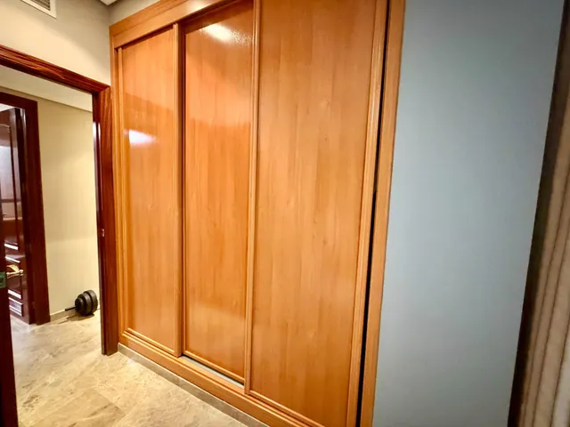 BAJO DE 3 DORMITORIOS CON TERRAZA DE 25 M2, PATIO, GARAJE, TRASTERO Y PISCINA EN MARÍA LA JUDÍA — 25