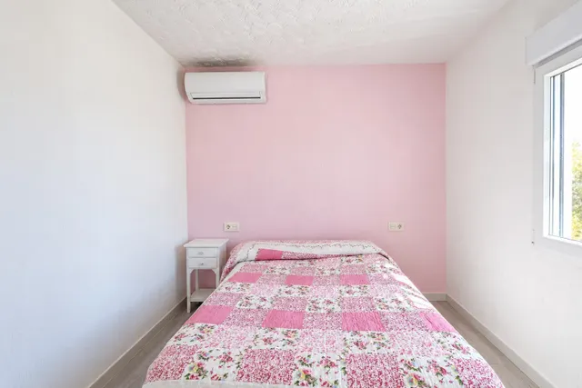 Casa reformada con piscina en parcela de 2.500 m2 (urbano y rústico) — 38