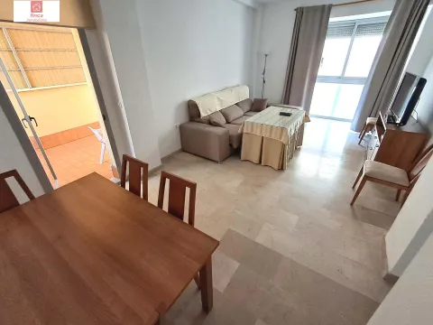 ALQUILER MONTIJO, APARTAMENTO CLIMATIZADO, CON ASCENSOR Y GARAJE, LUMINOSO Y CON AMPLIA TERRAZA