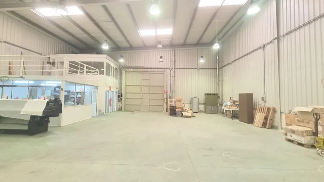 NAVE INDUSTRIAL EN POLÍGONO LOS LEONES, PINSEQUE | ESPACIO,  - foto 2