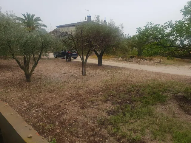 EXCELENTE CHALET A 2 MINUTOS DE PETRER — 3