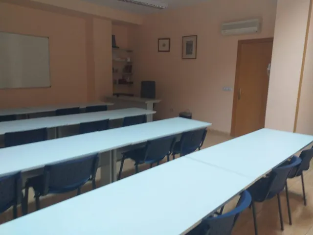 OPORTUNIDAD LOCAL EN PONFERRADA PARA OFICINAS O CENTRO DE ENSEÑANZA — 10