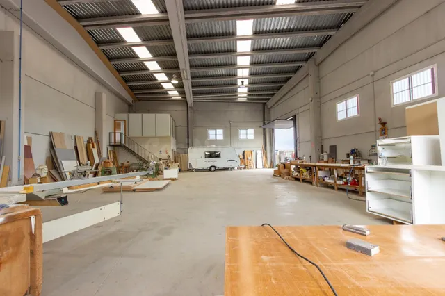 🏬 Venta Integral de Nave Industrial de 706 m2 en Parcela de 