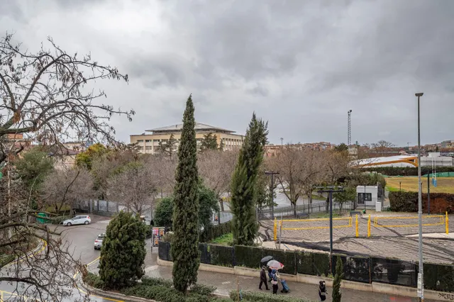 Gran Piso Reformado en Constitución, Frente a Paseillos Universitarios. — 41