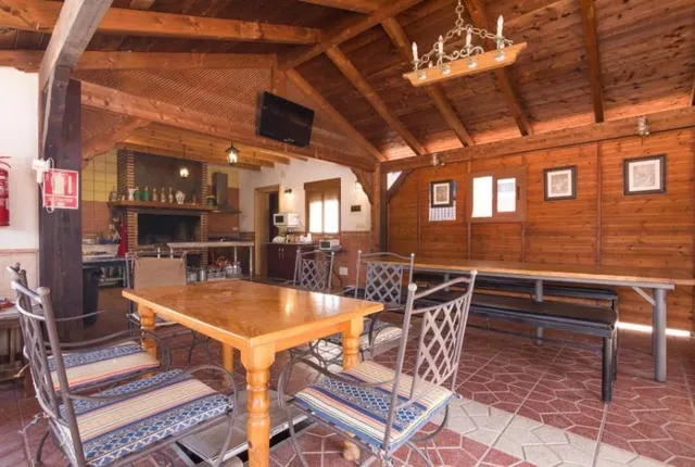 SE VENDE CHALET ZONA LA HOYA — 22