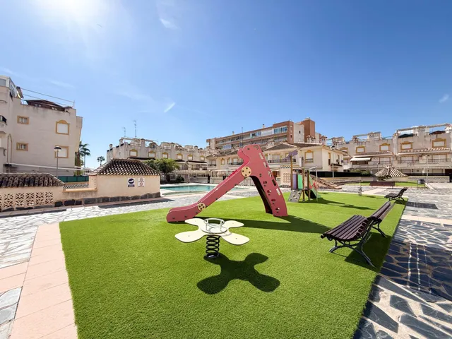 Tu casa en Santa Pola con chimenea y piscina — 40