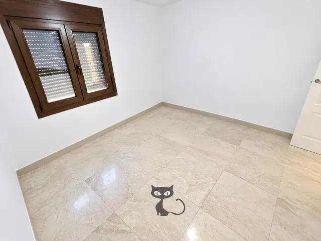 Oportunidad en Alfafar ¡Piso Reformado con Terraza! — 23