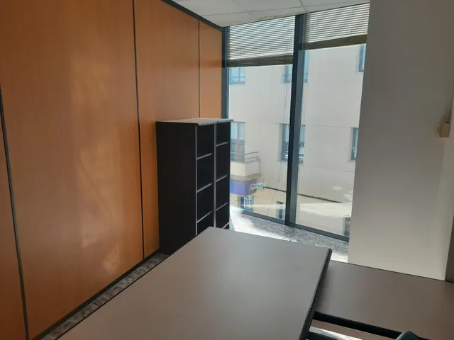 OPORTUNIDAD ESPECTACULAR LOCAL DE OFICINAS EN LA ZONA MAS CENTRICA DE MORA D´EBRE — 18