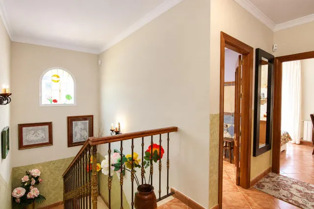 VENDE EN EXCLUSIVA CHALET INDEPENDIENTE EN COÍN — 37