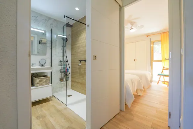 Piso reformado en Cambrils con piscina y parking incluido — 26