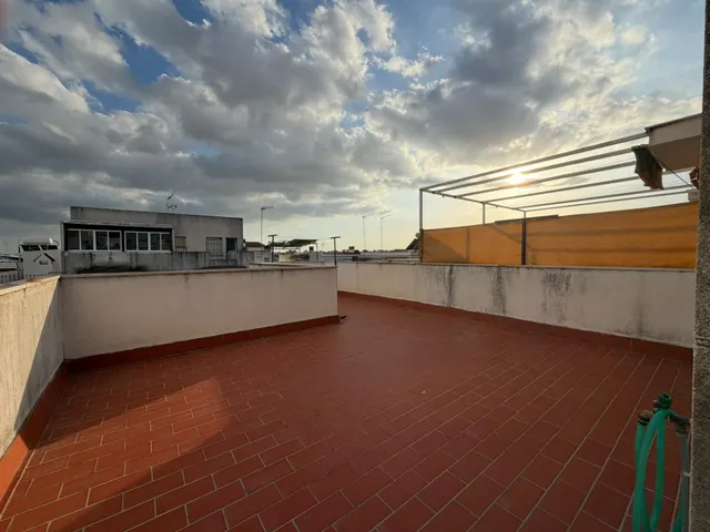 PISO DE 3 DORMITORIOS CON TERRAZA Y AZOTEA EN CORIA DEL RÍO — 18