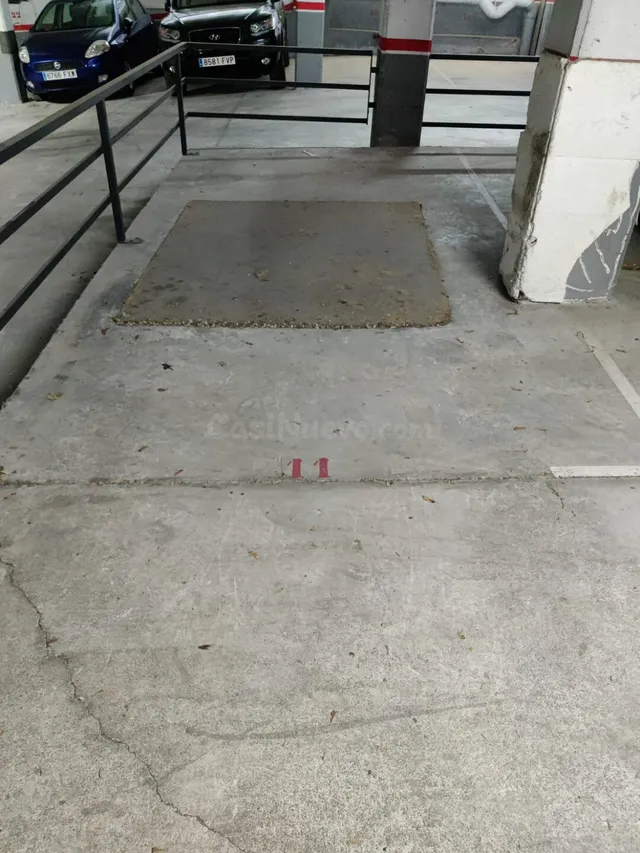 Garaje en venta en Sant Julià - foto 2