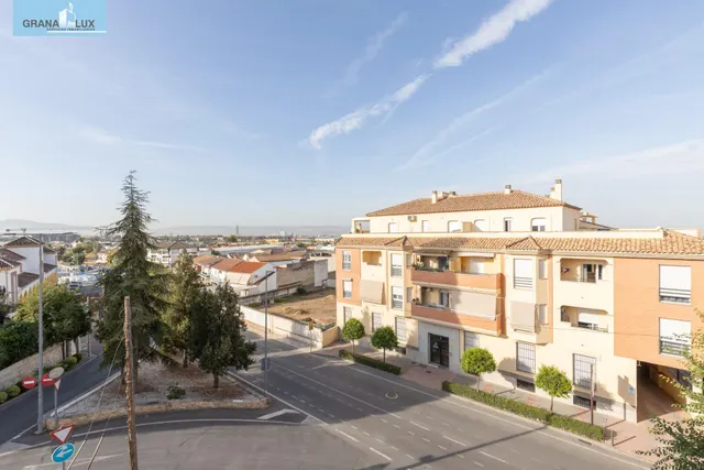 Casa independiente a 5 minutos de Granada en buen estado para entrar a vivir — 21
