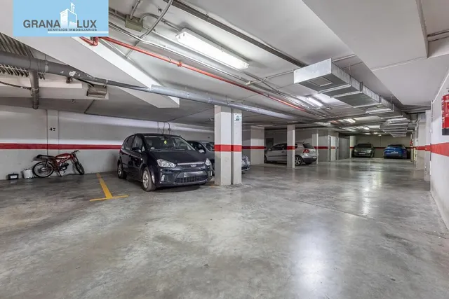 Piso en urbanización con piscina en Las Gabias — 16
