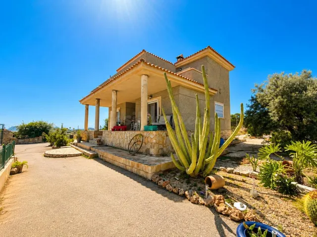 Villa independiente con piscina en El Moralet (Alicante) | P - foto 2