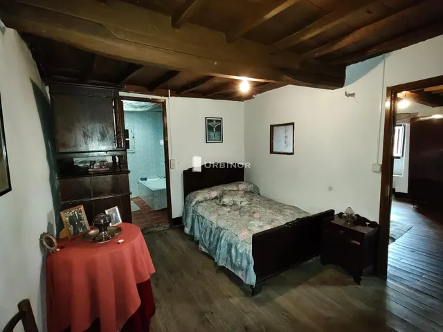 CASA de piedra, con patio cerrado. A 1 km. AYTO. ESGOS — 13