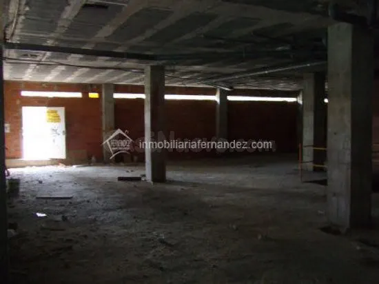 Local comercial 690m² en alquiler - PERU - foto 2