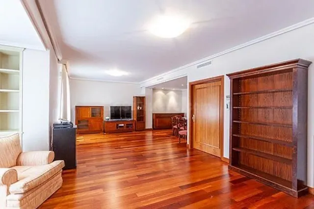 Piso 4 habitaciones 220m² en alquiler - Nuevos Ministerios-R - foto 3