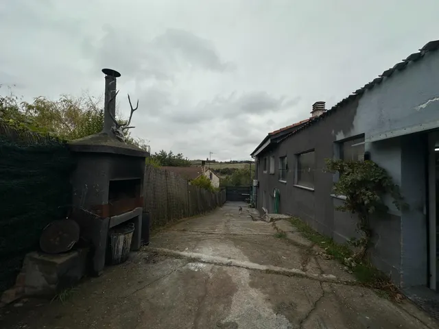 Vivienda unifamiliar reformada con jardín, terraza y garaje-taller en Paseo de los Pisones, Burgos — 28