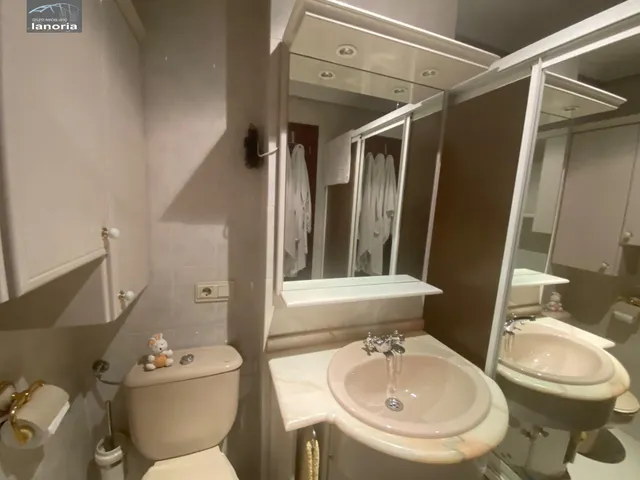 Grupo la Noria VENDE amplio piso SIN ascensor. 4 hab, 2 Baños. Completamente AMUEBLADO y EQUIPADO. — 12