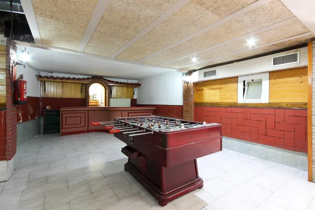 AMPLIO LOCAL EN ST ANDREU DE LA BARCA — 29